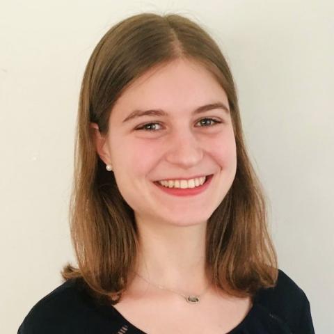 Headshot of Lucy Metz