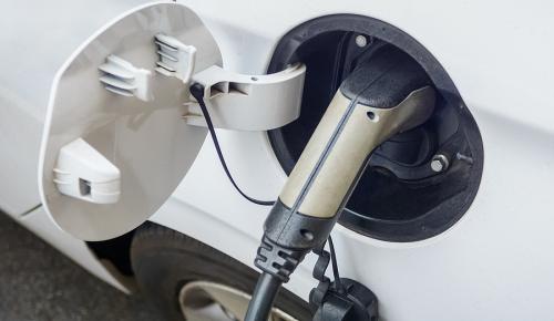 Charging electric vehicle